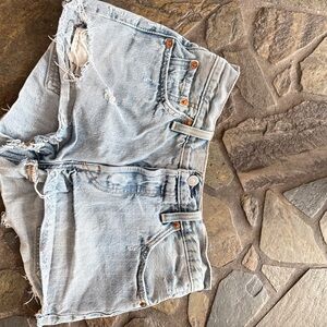 Levi's 501 shorts size 23